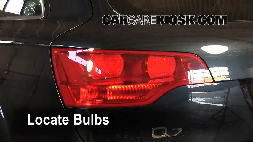 2009 Audi Q7 Premium 3.6L V6 Lights Brake Light (replace bulb)
